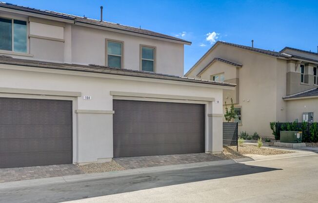3 beds, 2.5 baths, $2,695