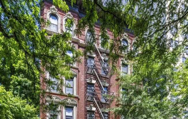 2 beds, 1 bath, $4,250, Unit 3