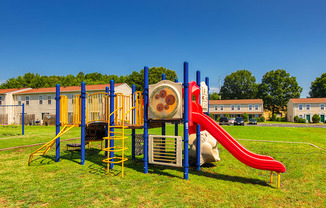 Welcome to Woodbriar Apartments