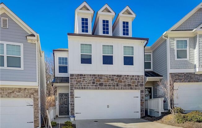 Practically New Townhome Minutes from DT Woodstock