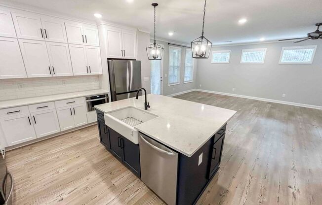 Gorgeous LIKE NEW 3 BR/3.5 BA Townhome in Canton!