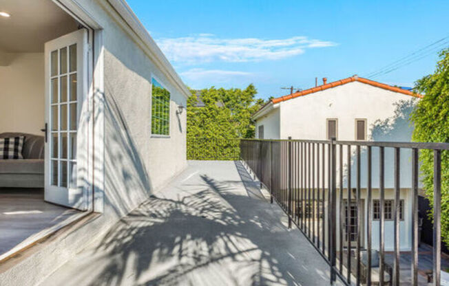 748 S Cloverdale Ave