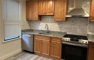 3 beds, 1 bath, 1,300 sqft, $4,500, Unit 1