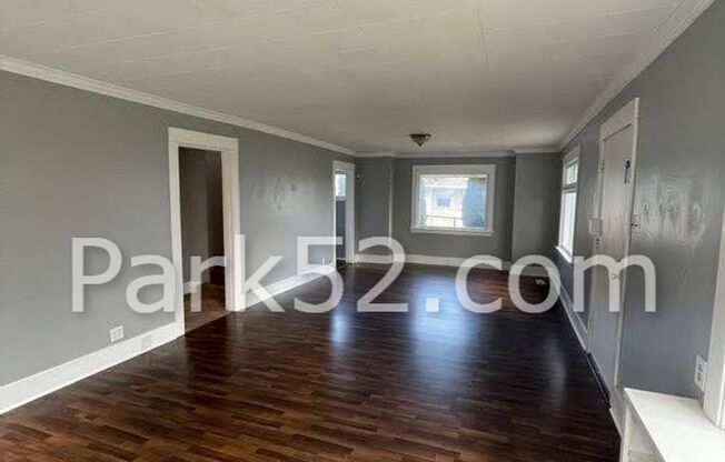 3 beds, 1 bath, $2,100