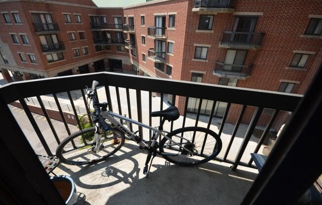 1 bed, 1 bath, 684 sqft, $2,450, Unit 405