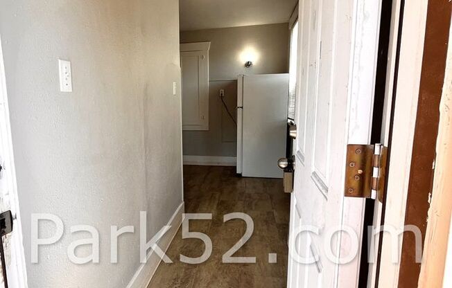 Tacoma Area 2nd Floor 1 Bed 1 Bath Apartment
