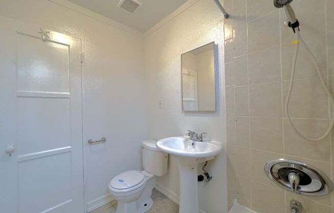 1 bed, 1 bath, $1,995, Unit 5046