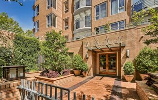 1 bed, 1 bath, $2,195