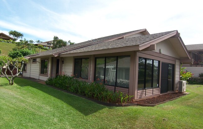 Wailuna 3 Bedroom 2 Bath Townhome w/ Single Car Garage