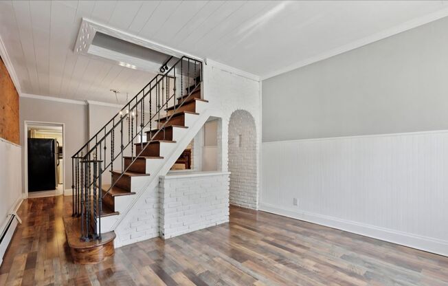 2 beds, 1 bath, $1,500