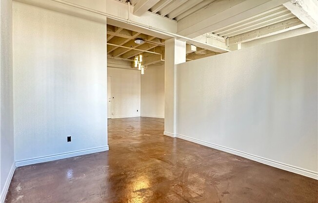 2 beds, 1 bath, 850 sqft, $2,200, Unit 604