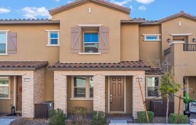 Modern Townhome in Gated Summerlin Community!