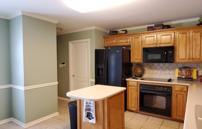 3 beds, 2 baths, $1,500