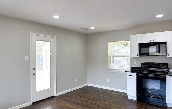 2 Bed / 1 Bath / Detached Garage