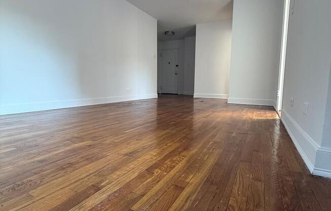 1 bed, 1 bath, $2,200, Unit 1D