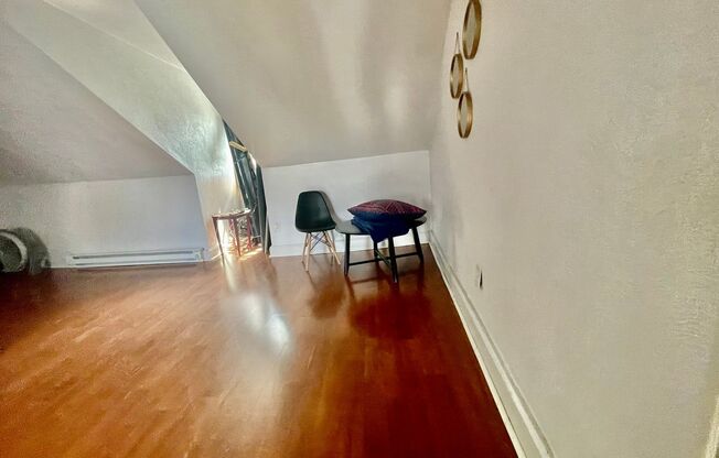 1 bed, 1 bath, 700 sqft, $1,045, Unit #2