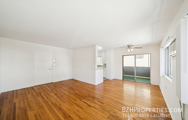 1027 N EDINBURGH AVE