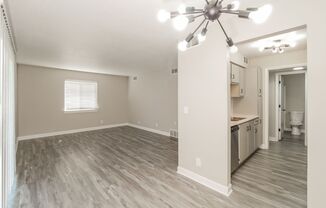 1 bed, 1 bath, 621 sqft, $975, Unit 6400-304