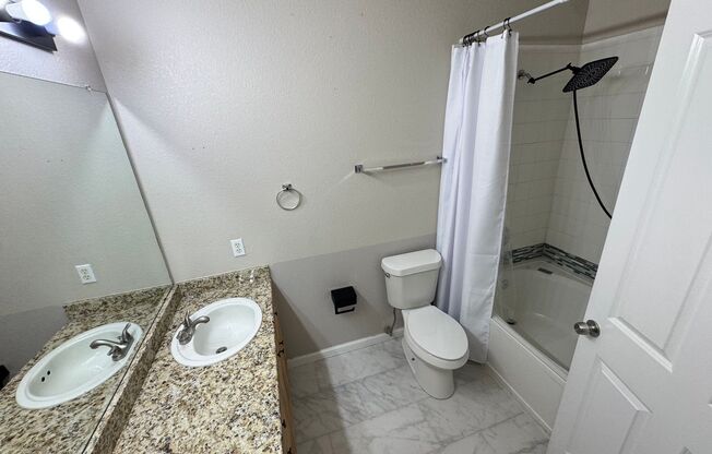 2 beds, 2 baths, $2,100, Unit # 205