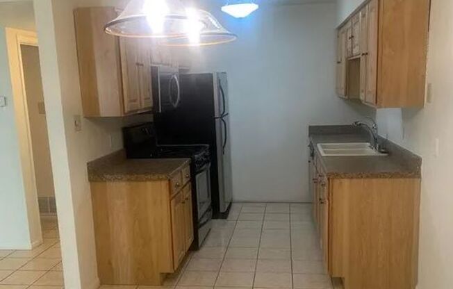 1 bed, 1 bath, 570 sqft, $1,150, Unit D50