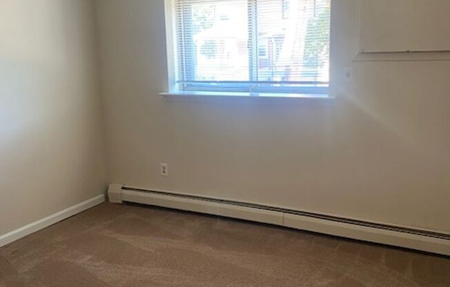 1 bed, 1 bath, 625 sqft, $1,205, Unit B05