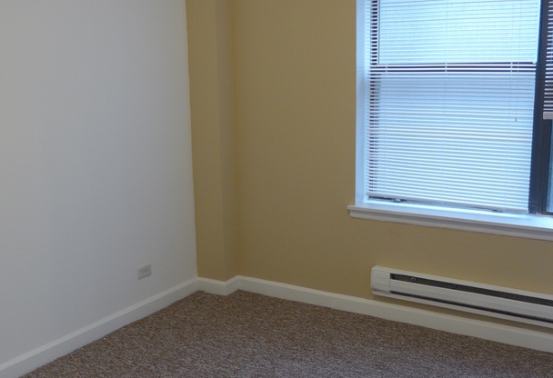 2 beds, 1 bath, 900 sqft, $1,825, Unit 800