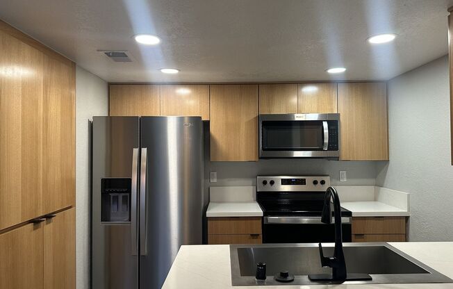 2 beds, 2 baths, 986 sqft, $2,595, Unit 624