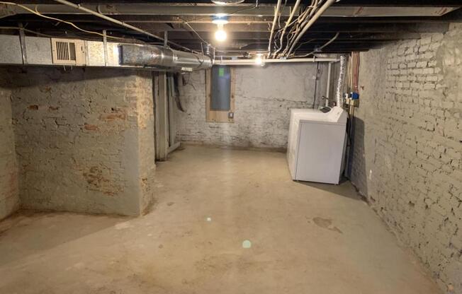 3 beds, 1 bath, 1,152 sqft, $1,550