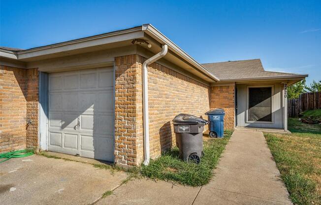 2820 RIDGECREST DR