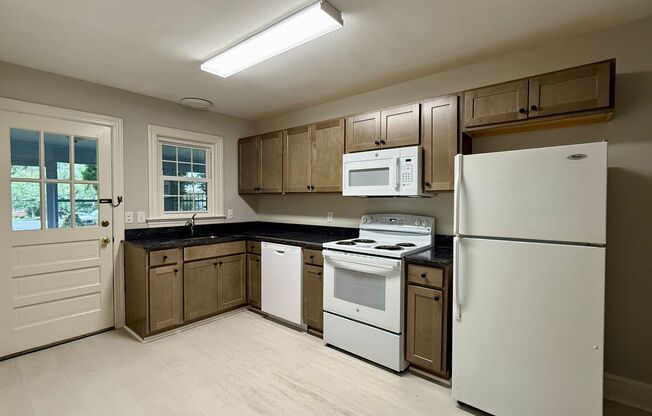 Spacious 3 Bed Duplex in Downtown Fredericksburg