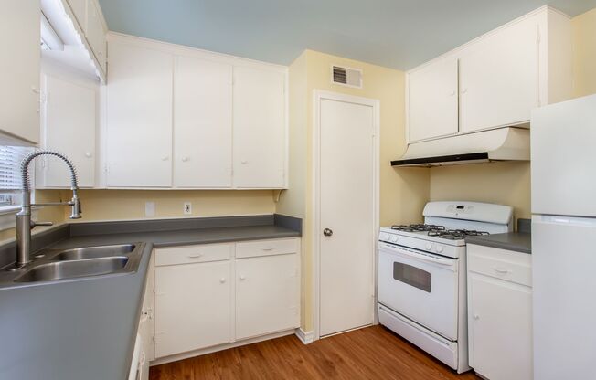 3 beds, 1 bath, $1,950