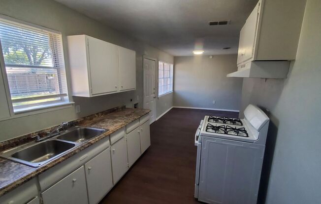 3 beds, 1 bath, $1,599