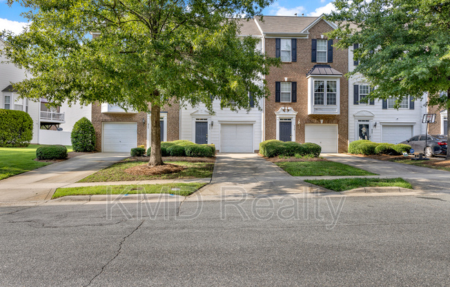 940 TIGER LN