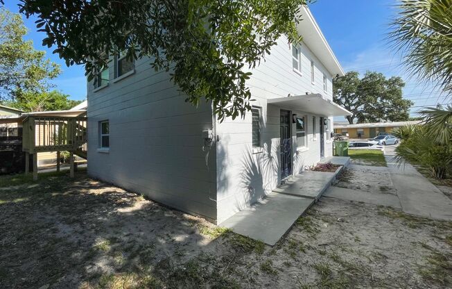 1 bed, 1 bath, $1,400, Unit 2704 E. Columbus Dr., Apt. A