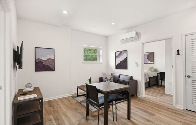 2 beds, 1 bath, 571 sqft, $1,250, Unit Unit 207