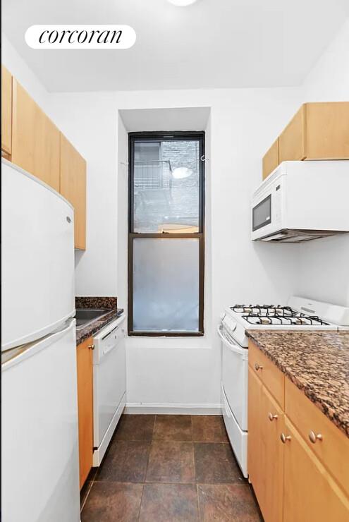 316 W 51st St