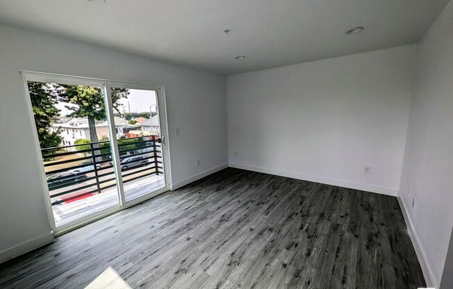 753 1/2 E ADAMS BLVD