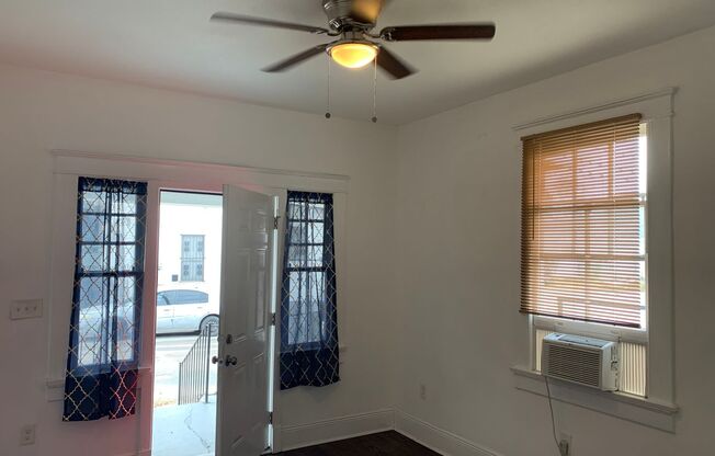 2709-11 N. Roman St.