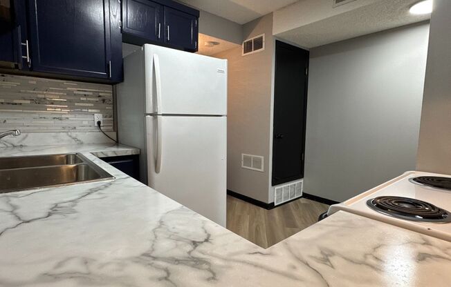 1 bed, 1 bath, $775, Unit 19