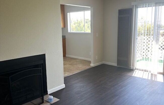 2 beds, 1.5 baths, 960 sqft, $2,500, Unit 16