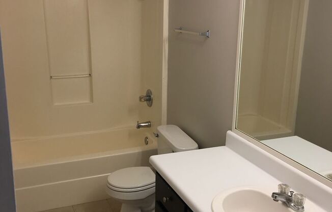 2 beds, 1 bath, $950