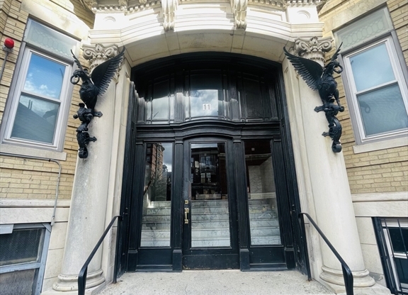 Studio, 1 bath, 475 sqft, $2,400, Unit 54