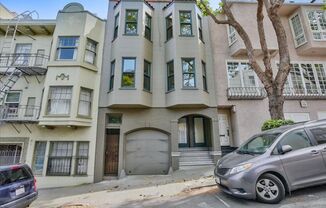 Quintessential San Francisco Nob Hill Flat! W/D in Unit~Garage Pkg~Storage