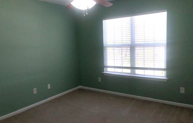 Charming 3 Bed, 2 & A Half Bath Home In Thompson Brook