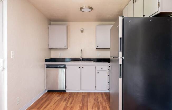 Pacific Village | Kitchen