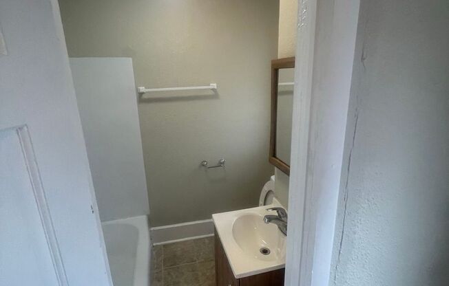 1918 S. 5th Pl. (Rear Duplex) (ACE PROPERTY)