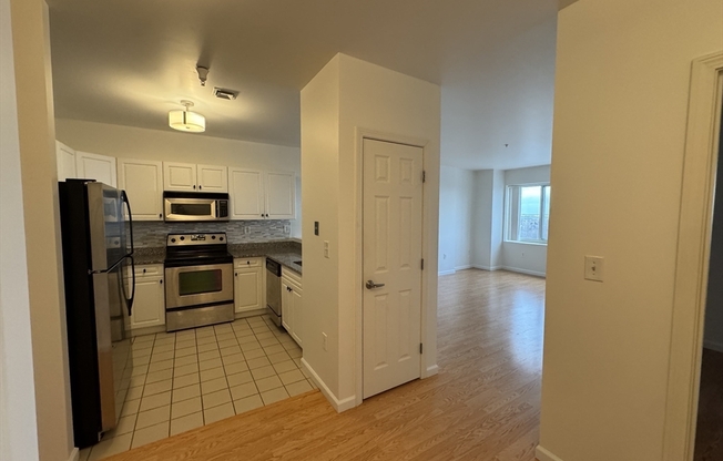 1 bed, 1 bath, 756 sqft, $2,300, Unit 801