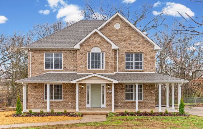 Spacious 3 bedroom 2 1/2 bath home for rent!