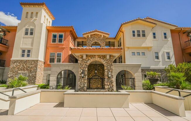 Spacious 4 Bedrooms at Lake Las Vegas