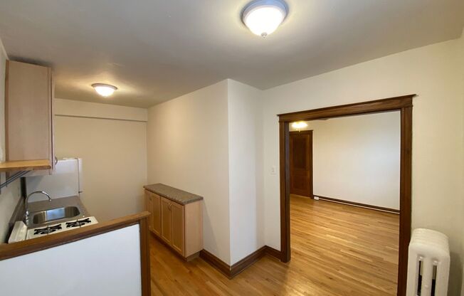 Studio, 1 bath, 400 sqft, $845, Unit 512